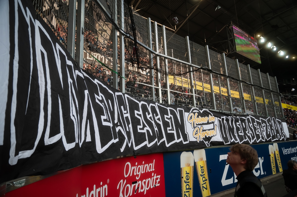 LASK - Sturm Graz
Oesterreichische Fussball Bundesliga, 27. Runde, LASK - SK Sturm Graz, Arena Linz, 19.04.2026.

Foto zeigt Fans von Sturm mit einem Spruchband
Schlüsselwörter: heimo