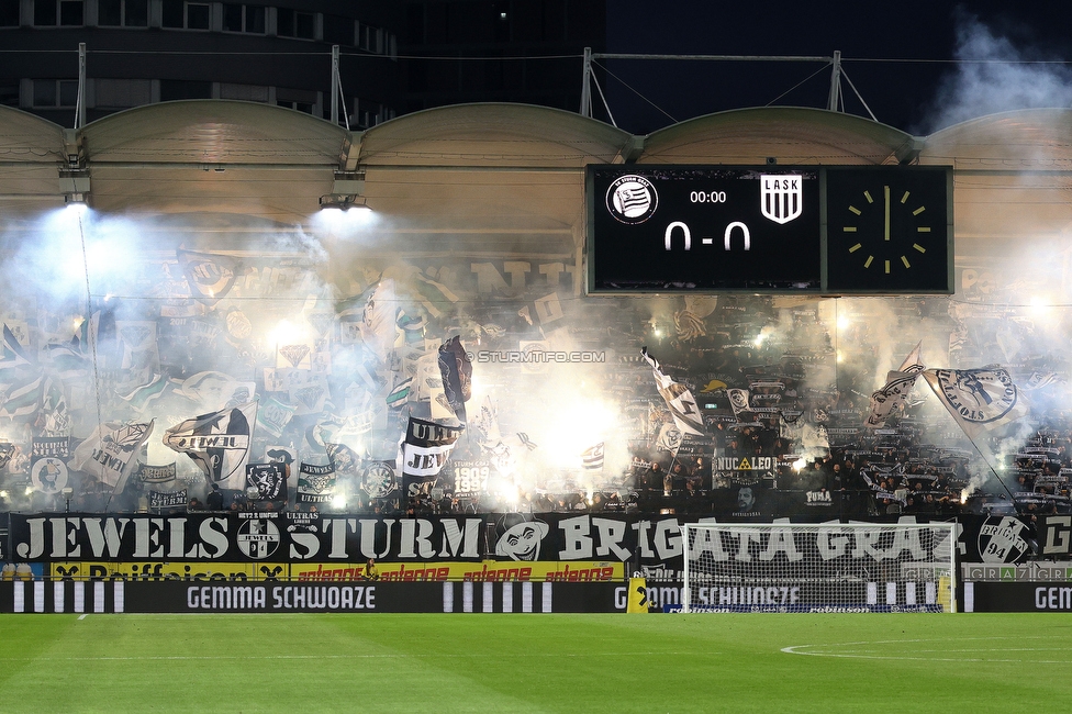 Sturm Graz - LASK
Oesterreichische Fussball Bundesliga, 28. Runde, SK Sturm Graz - LASK, Stadion Graz-Liebenau, 22.04.2026. 

Foto zeigt Fans von Sturm mit Pyrotechnik
Schlüsselwörter: jewels brigata