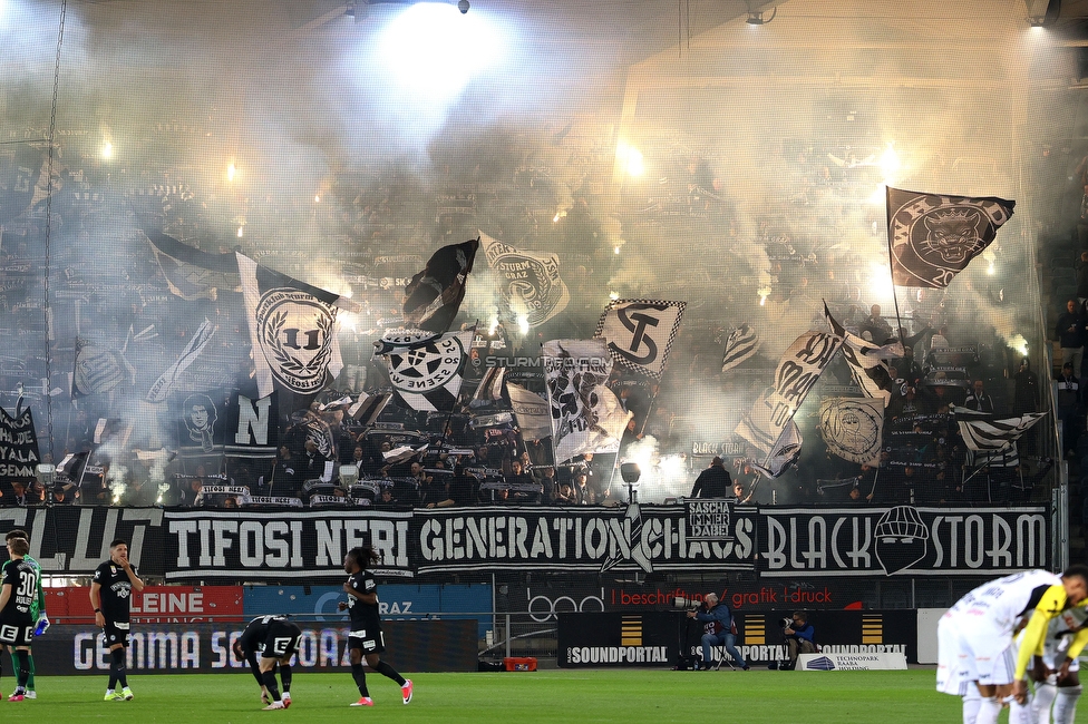 Sturm Graz - LASK
Oesterreichische Fussball Bundesliga, 28. Runde, SK Sturm Graz - LASK, Stadion Graz-Liebenau, 22.04.2026. 

Foto zeigt Fans von Sturm mit Pyrotechnik
Schlüsselwörter: tifosi generationchaos blackstorm