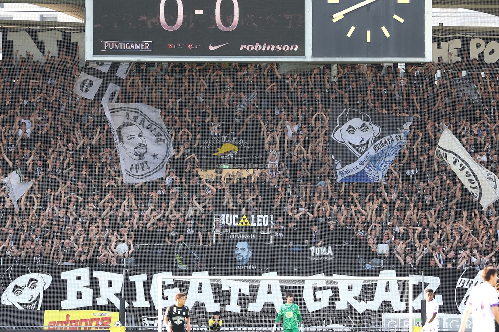 Sturm Graz - Austria Wien
Oesterreichische Fussball Bundesliga, 29. Runde, SK Sturm Graz - FK Austria Wien, Stadion Graz-Liebenau, 26.04.2026. Foto zeigt Fans von Sturm
Schlüsselwörter: brigata