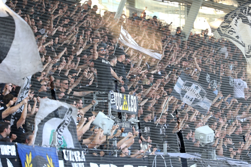 Sturm Graz - Austria Wien
Oesterreichische Fussball Bundesliga, 29. Runde, SK Sturm Graz - FK Austria Wien, Stadion Graz-Liebenau, 26.04.2026. Foto zeigt Fans von Sturm
Schlüsselwörter: brigata vorsaenger