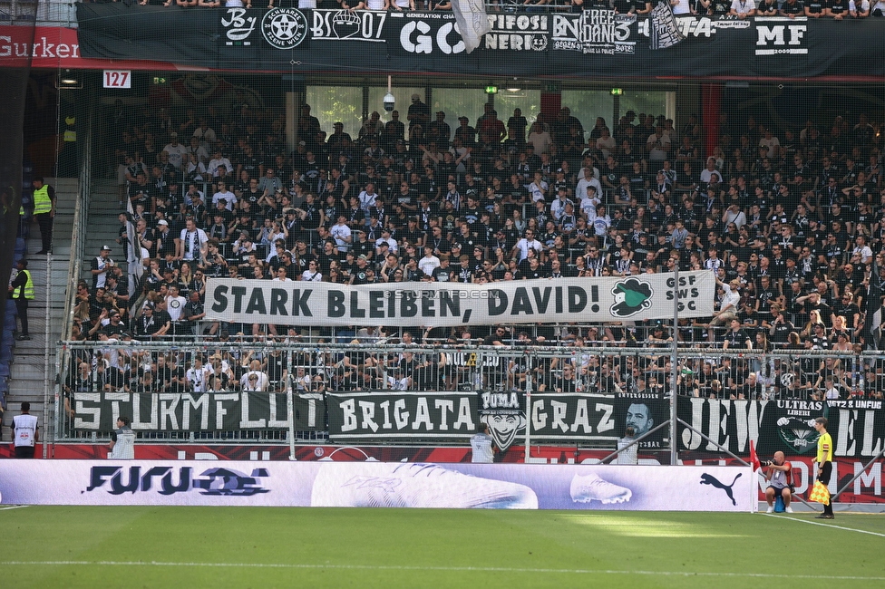 RB Salzburg - Sturm Graz
Oesterreichische Fussball Bundesliga, 30. Runde, FC RB Salzburg - SK Sturm Graz, Stadion Wals-Siezenheim, 03.05.2026.

Foto zeigt Fans von Sturm mit einem Spruchband
Schlüsselwörter: sturmflut sws generationchaos