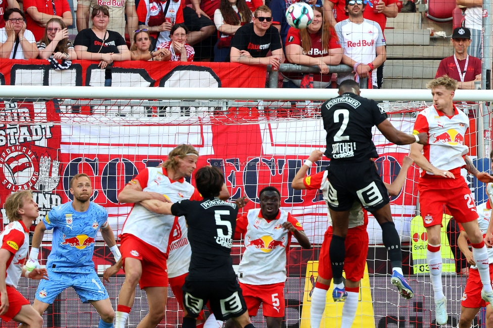 RB Salzburg - Sturm Graz
Oesterreichische Fussball Bundesliga, 30. Runde, FC RB Salzburg - SK Sturm Graz, Stadion Wals-Siezenheim, 03.05.2026.

Foto zeigt Albert Vallci (Sturm) und Jeyland Mitchell (Sturm)
