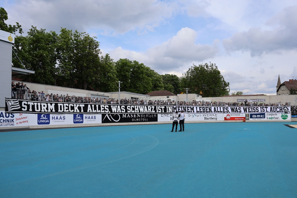 Hartberg - Sturm Graz
Oesterreichische Fussball Bundesliga, 31. Runde, TSV Hartberg - SK Sturm Graz, Profertil Arena Hartberg, 10.05.2026. 

Foto zeigt Fans von Sturm mit einem Spruchband
Schlüsselwörter: osim