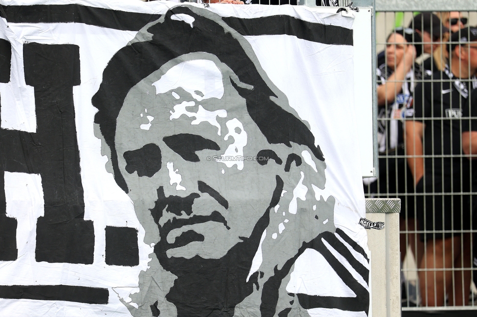 Hartberg - Sturm Graz
Oesterreichische Fussball Bundesliga, 31. Runde, TSV Hartberg - SK Sturm Graz, Profertil Arena Hartberg, 10.05.2026. Foto zeigt Fans von Sturm mit einem Spruchband
