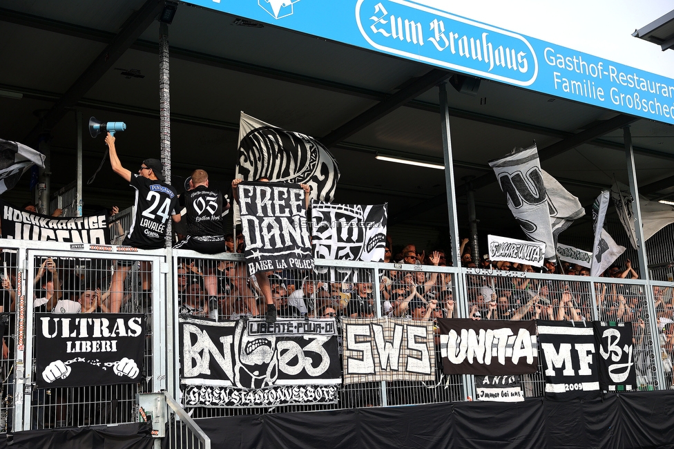 Hartberg - Sturm Graz
Oesterreichische Fussball Bundesliga, 31. Runde, TSV Hartberg - SK Sturm Graz, Profertil Arena Hartberg, 10.05.2026. Foto zeigt Fans von Sturm
