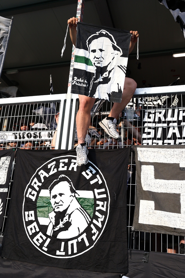 Hartberg - Sturm Graz
Oesterreichische Fussball Bundesliga, 31. Runde, TSV Hartberg - SK Sturm Graz, Profertil Arena Hartberg, 10.05.2026. Foto zeigt Fans von Sturm

