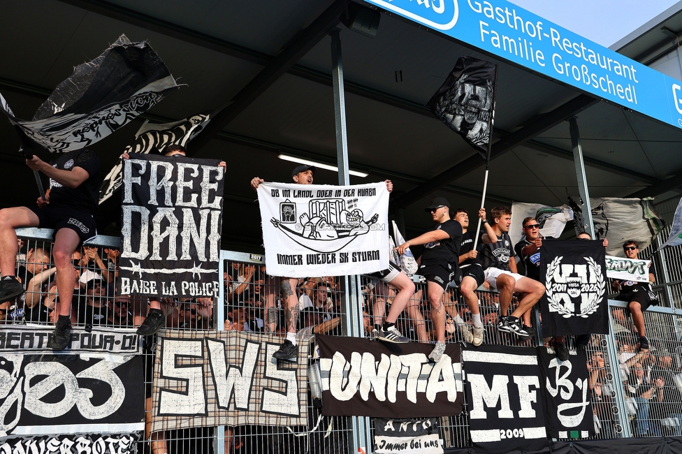 Hartberg - Sturm Graz
Oesterreichische Fussball Bundesliga, 31. Runde, TSV Hartberg - SK Sturm Graz, Profertil Arena Hartberg, 10.05.2026. Foto zeigt Fans von Sturm
