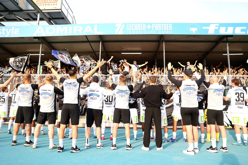 Hartberg - Sturm Graz
Oesterreichische Fussball Bundesliga, 31. Runde, TSV Hartberg - SK Sturm Graz, Profertil Arena Hartberg, 10.05.2026. Foto zeigt Fans von Sturm
