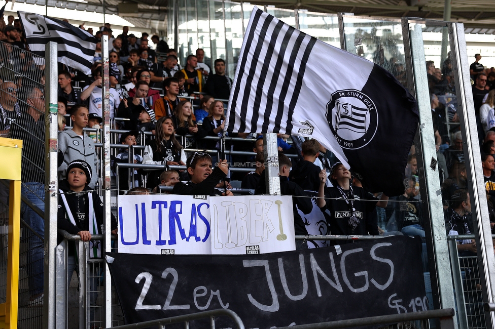 Sturm Graz - Rapid Wien
Oesterreichische Fussball Bundesliga, 32. Runde, SK Sturm Graz - SK Rapid Wien, Stadion Graz-Liebenau, 17.05.2026. Foto zeigt Fans von Sturm mit einer Choreografie
