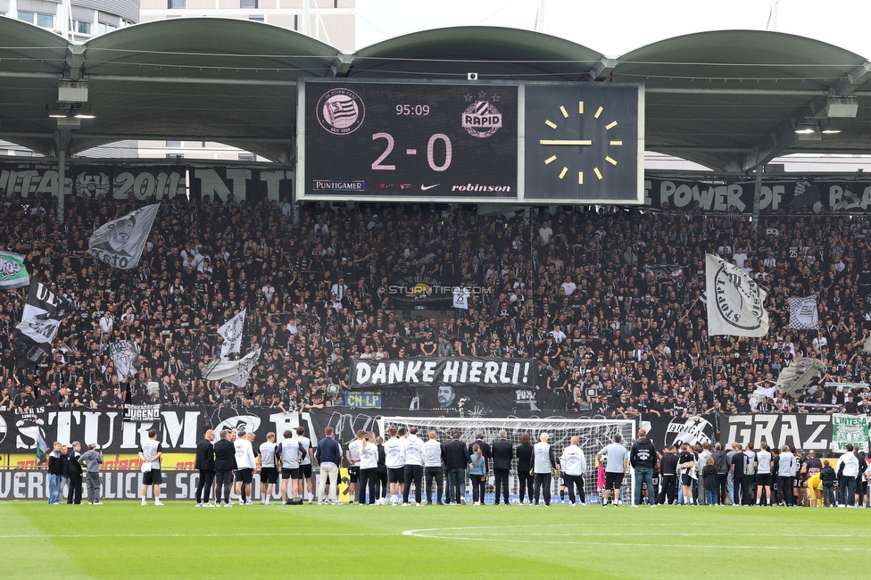 Sturm Graz - Rapid Wien
Oesterreichische Fussball Bundesliga, 32. Runde, SK Sturm Graz - SK Rapid Wien, Stadion Graz-Liebenau, 17.05.2026. Foto zeigt Fans von Sturm mit einem Spruchband fuer Stefan Hierlaender (Sturm)
