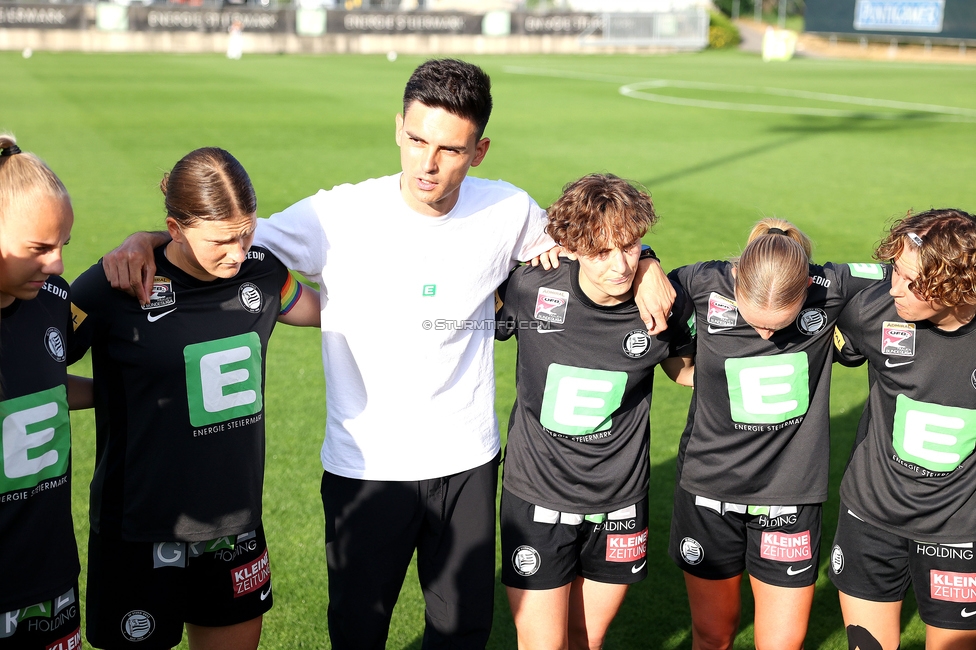 Sturm Damen - St. Poelten
OEFB Frauen Bundesliga, Meistergruppe - 5. Runde, SK Sturm Graz Damen - SKN St. Poelten, Trainingszentrum Messendorf, 22.05.2026. Foto zeigt Tode Djakovic (Cheftrainer Sturm Damen)
