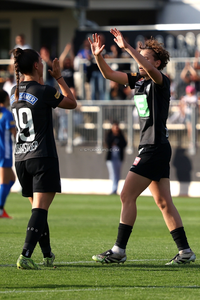 Sturm Damen - St. Poelten
OEFB Frauen Bundesliga, Meistergruppe - 5. Runde, SK Sturm Graz Damen - SKN St. Poelten, Trainingszentrum Messendorf, 22.05.2026. Foto zeigt Stefanie Grossgasteiger (Sturm Damen) und Pauline Deutsch (Sturm Damen)
