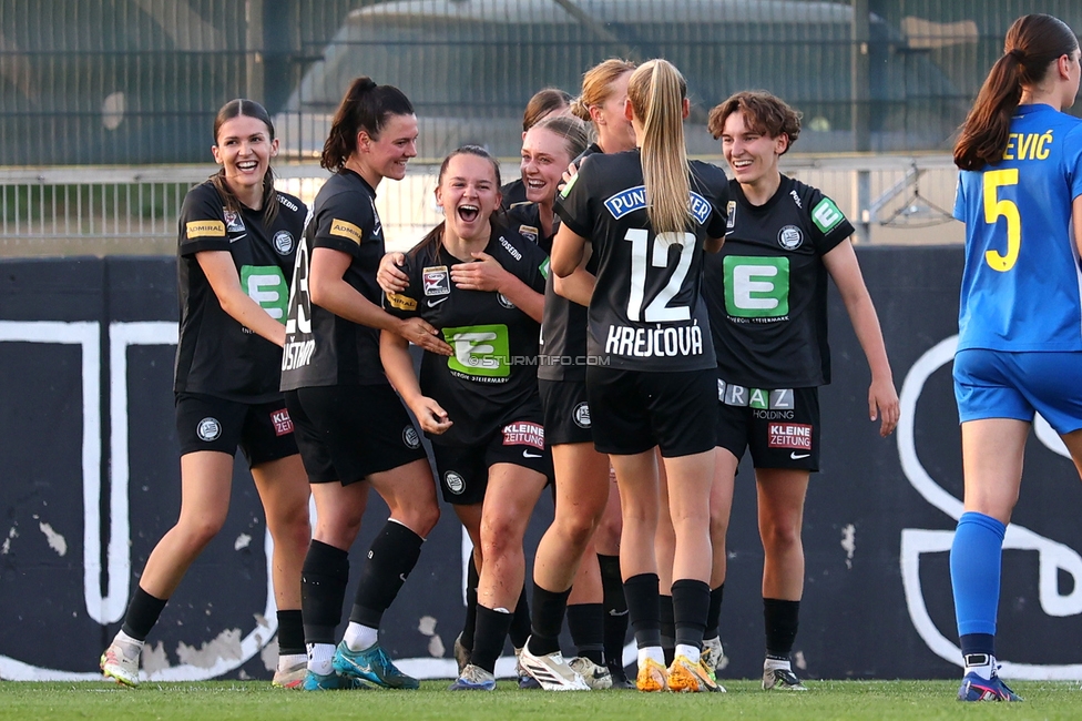 Sturm Damen - St. Poelten
OEFB Frauen Bundesliga, Meistergruppe - 5. Runde, SK Sturm Graz Damen - SKN St. Poelten, Trainingszentrum Messendorf, 22.05.2026. Foto zeigt die Mannschaft der Sturm Damen
