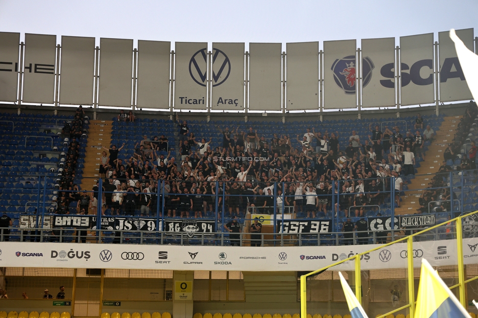 Fenerbahce - Sturm Graz
UEFA Champions League Qualifikation 3. Runde, Fenerbahce SK - SK Sturm Graz, Suekrue Saracoglu Stadion Istanbul, 05.08.2026. 

Foto zeigt Fans von Sturm
