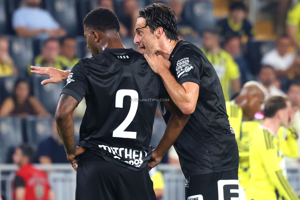 Fenerbahce - Sturm Graz
UEFA Champions League Qualifikation 3. Runde, Fenerbahce SK - SK Sturm Graz, Suekrue Saracoglu Stadion Istanbul, 05.08.2026. 

Foto zeigt Jeyland Mitchell (Sturm) und Albert Vallci (Sturm)
