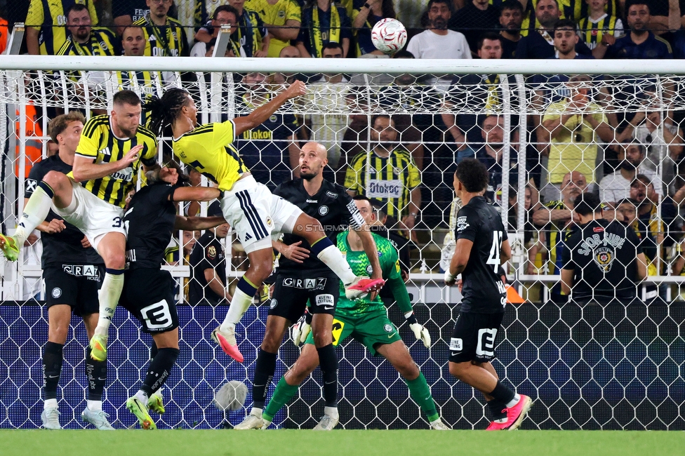 Fenerbahce - Sturm Graz
UEFA Champions League Qualifikation 3. Runde, Fenerbahce SK - SK Sturm Graz, Suekrue Saracoglu Stadion Istanbul, 05.08.2026. 

Foto zeigt Jon Gorenc-Stankovic (Sturm) und Daniil Khyudyakov (Sturm)
