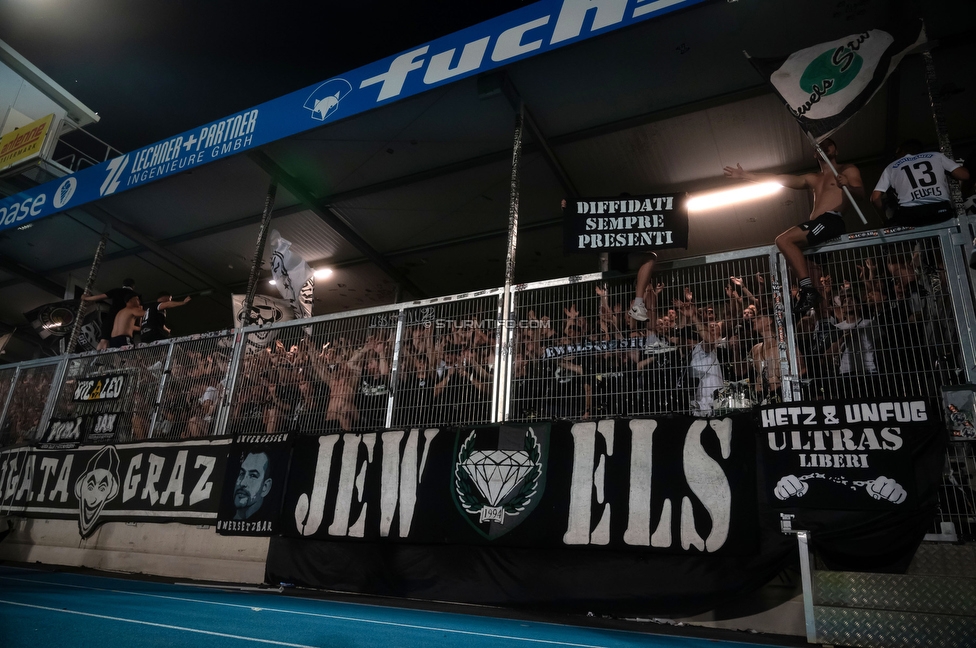 Hartberg - Sturm Graz
Oesterreichische Fussball Bundesliga, 2. Runde, TSV Hartberg - SK Sturm Graz, Arena Hartberg, 08.08.2026.Foto zeigt Fans von Sturm

