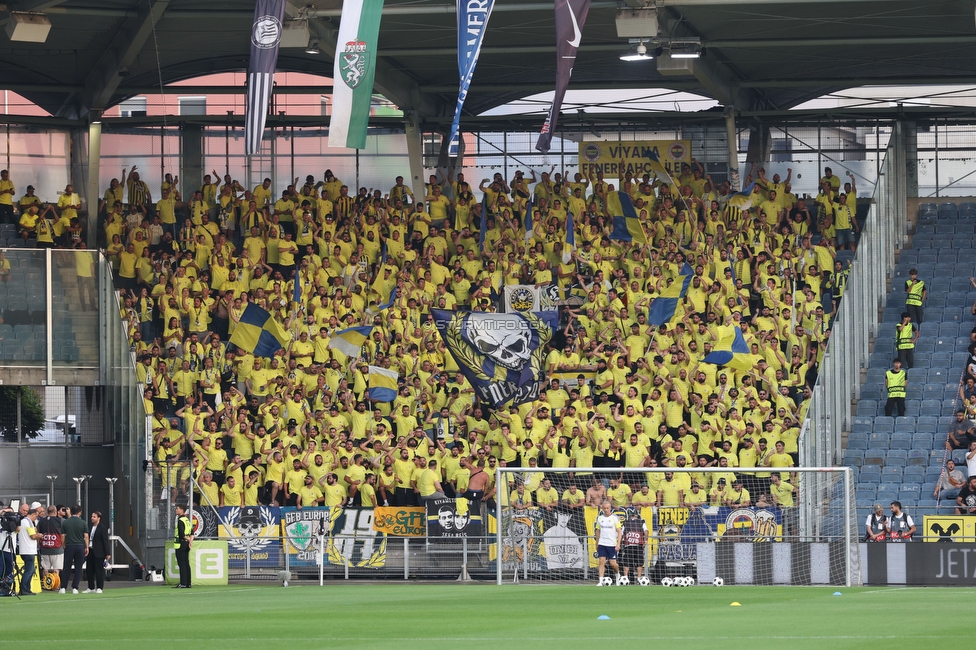 Sturm Graz - Fenerbahce
UEFA Champions League Qualifikation 3. Runde, SK Sturm Graz - Fenerbahce SK, Stadion Graz-Liebenau, 11.08.2026. 

Foto zeigt Fans von Fenerbahce
