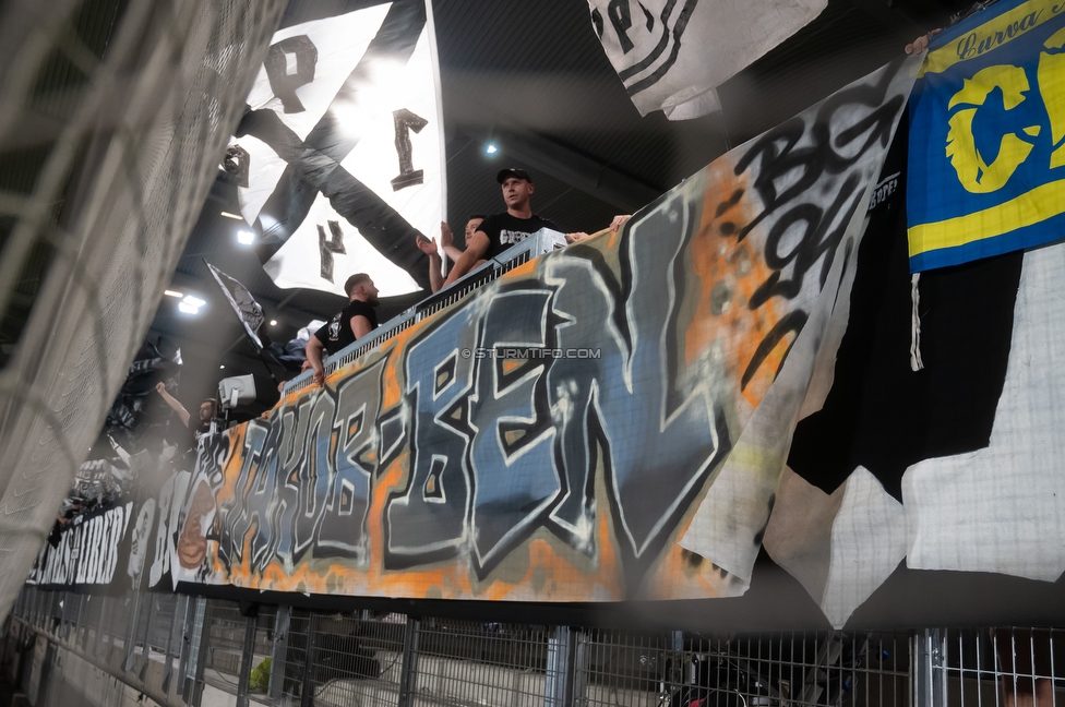 Sturm Graz - Fenerbahce
UEFA Champions League Qualifikation 3. Runde, SK Sturm Graz - Fenerbahce SK, Stadion Graz-Liebenau, 11.08.2026. Foto zeigt Fans von Sturm mit einem Spruchband
Schlüsselwörter: brigata baby