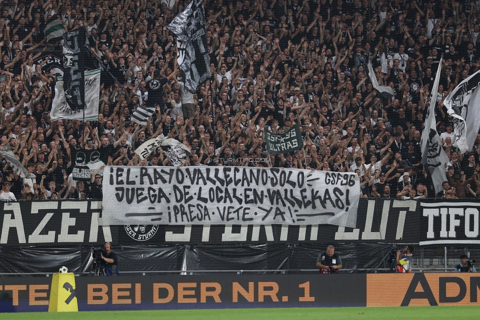 Sturm Graz - Fenerbahce
UEFA Champions League Qualifikation 3. Runde, SK Sturm Graz - Fenerbahce SK, Stadion Graz-Liebenau, 11.08.2026. 

Foto zeigt Fans von Sturm mit einem Spruchband
Schlüsselwörter: sturmflut rayo