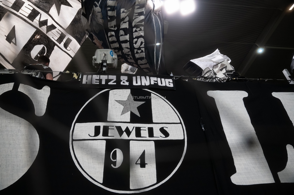 Sturm Graz - Fenerbahce
UEFA Champions League Qualifikation 3. Runde, SK Sturm Graz - Fenerbahce SK, Stadion Graz-Liebenau, 11.08.2026. 

Foto zeigt Fans von Sturm
Schlüsselwörter: jewels