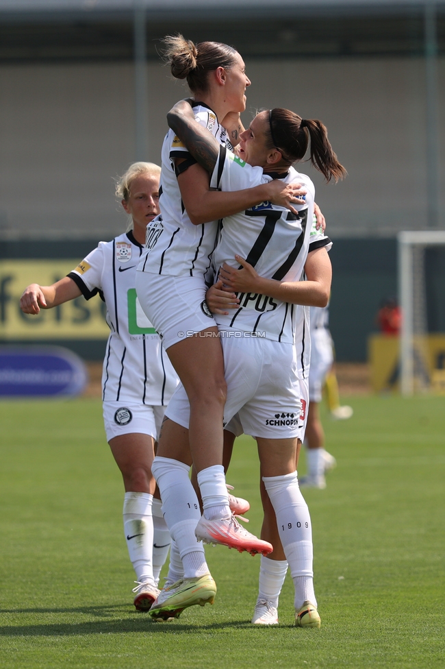 Sturm Frauen - Salzburg
OEFB Frauen Bundesliga, 3. Runde, SK Sturm Graz Frauen - FC Salzburg, Trainingszentrum Messendorf, 16.08.2026. Foto zeigt Laura Krumboeck (Sturm Frauen) und Lilla Sipos (Sturm Frauen)
