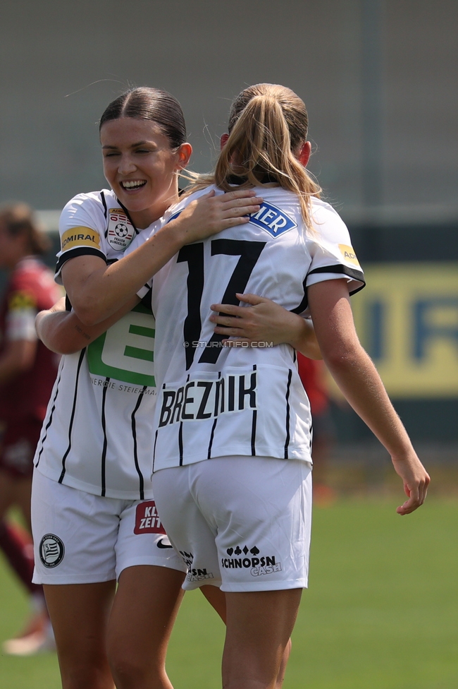 Sturm Frauen - Salzburg
OEFB Frauen Bundesliga, 3. Runde, SK Sturm Graz Frauen - FC Salzburg, Trainingszentrum Messendorf, 16.08.2026. Foto zeigt Marie Spiess (Sturm Frauen) und Lena Breznik (Sturm Frauen)
