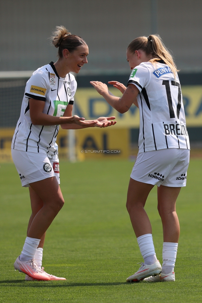Sturm Frauen - Salzburg
OEFB Frauen Bundesliga, 3. Runde, SK Sturm Graz Frauen - FC Salzburg, Trainingszentrum Messendorf, 16.08.2026. Foto zeigt Laura Krumboeck (Sturm Frauen) und Lena Breznik (Sturm Frauen)
