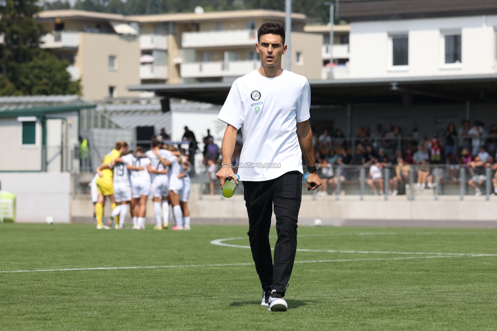 Sturm Frauen - Salzburg
OEFB Frauen Bundesliga, 3. Runde, SK Sturm Graz Frauen - FC Salzburg, Trainingszentrum Messendorf, 16.08.2026. Foto zeigt Tode Djakovic (Cheftrainer Sturm Frauen)
