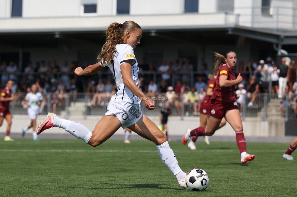 Sturm Frauen - Salzburg
OEFB Frauen Bundesliga, 3. Runde, SK Sturm Graz Frauen - FC Salzburg, Trainingszentrum Messendorf, 16.08.2026. Foto zeigt Brigitta Pulins (Sturm Frauen)
