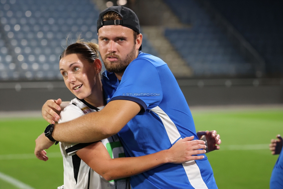 Sturm Frauen - Gintra
UEFA Womens Europa Cup Qualifikation, 1. Runde, SK Sturm Graz Frauen - FC Gintra, Stadion Graz-Liebenau, 26.08.2026.Foto zeigt Laura Krumboeck (Sturm Frauen) und Jakob Gschwandner (Assistenztrainer Sturm Frauen)
