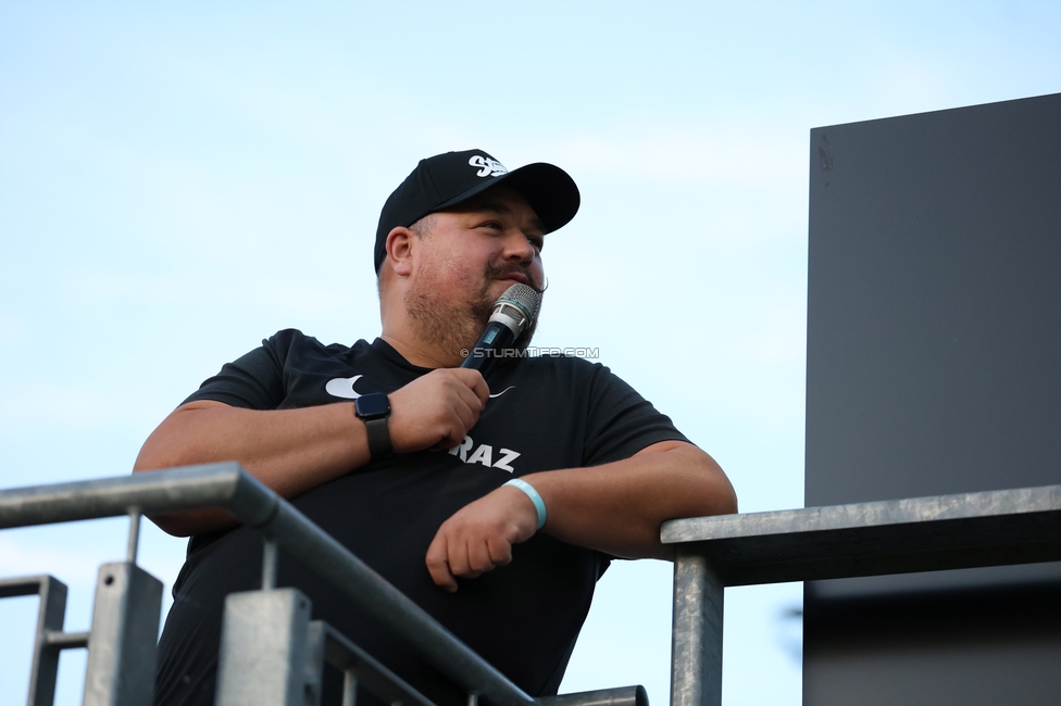Sturm Frauen - Suedburgenland
OEFB Frauen Bundesliga, 5. Runde, SK Sturm Graz Frauen - SpG Suedburgenland TSV Hartberg, Trainingszentrum Messendorf, 29.08.2026. Foto zeigt Josef Schuster (Stadionsprecher der Sturm Frauen)
