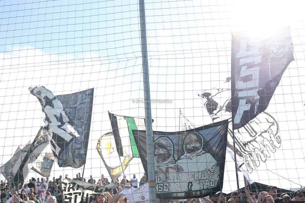 Voitsberg - Sturm Graz
OEFB Cup 2. Runde, TSV Voitsberg - SK Sturm Graz, Muenzer Bioindustrie Sportpark, Voitsberg, 05.09.2026. Foto zeigt Fans von Sturm
