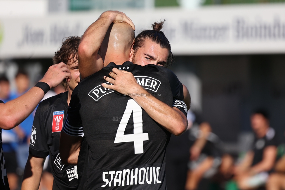 Voitsberg - Sturm Graz
OEFB Cup 2. Runde, TSV Voitsberg - SK Sturm Graz, Muenzer Bioindustrie Sportpark, Voitsberg, 05.09.2026. Foto zeigt Jon Gorenc-Stankovic (Sturm) und Gizo Mamageishvili (Sturm)

