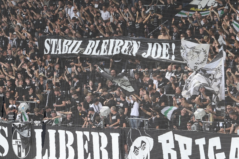 Sturm Graz - LASK
Oesterreichische Fussball Bundesliga, 6. Runde, SK Sturm Graz - Linzer ASK, Stadion Graz-Liebenau, 13.09.2026. Foto zeigt Fans von Sturm mit einem Spruchband
