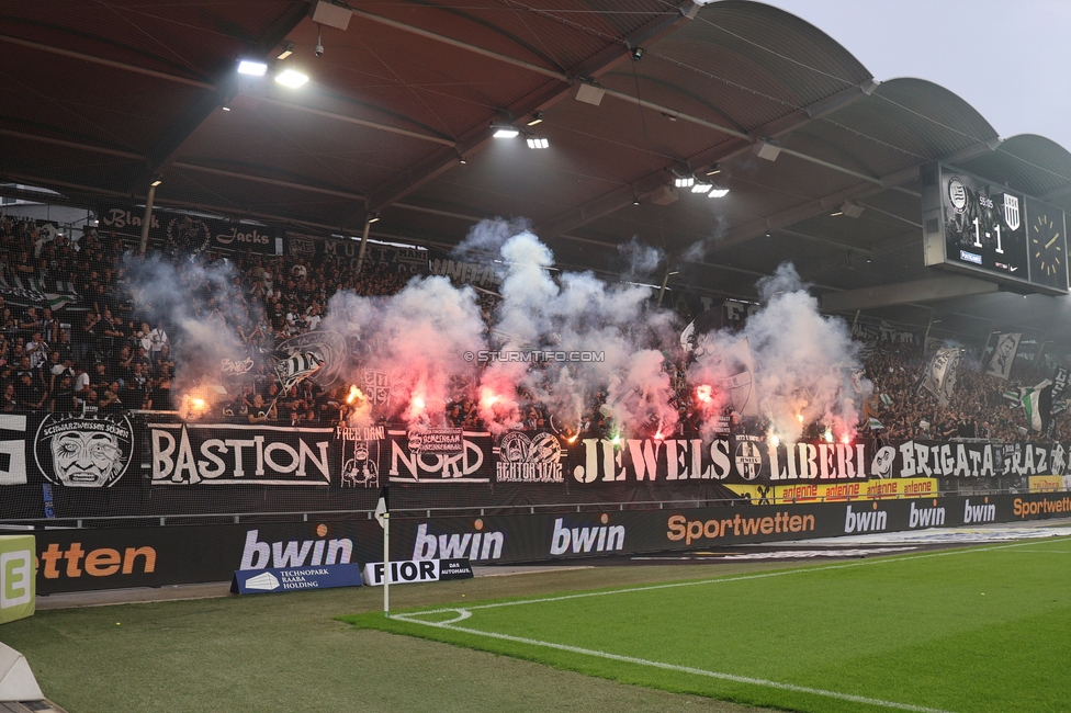 Sturm Graz - LASK
Oesterreichische Fussball Bundesliga, 6. Runde, SK Sturm Graz - Linzer ASK, Stadion Graz-Liebenau, 13.09.2026. Foto zeigt Fans von Sturm mit Pyrotechnik
