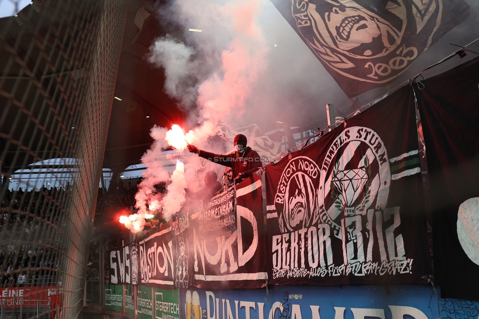 Sturm Graz - LASK
Oesterreichische Fussball Bundesliga, 6. Runde, SK Sturm Graz - Linzer ASK, Stadion Graz-Liebenau, 13.09.2026. Foto zeigt Fans von Sturm mit Pyrotechnik
