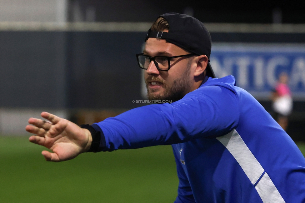 Sturm Frauen - Rapid
OEFB Frauen Bundesliga, 7. Runde, SK Sturm Graz Frauen - SK Rapid, Trainingszentrum Messendorf, 18.09.2026. Foto zeigt Jakob Gschwandner (Assistenztrainer Sturm Frauen)
