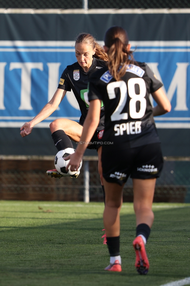 Sturm Frauen - Austria
OEFB Frauen Bundesliga, 8. Runde, SK Sturm Graz Frauen - FK Austria Wien, Trainingszentrum Messendorf, 27.09.2026. Foto zeigt Brigitta Pulins (Sturm Frauen) und Marie Spiess (Sturm Frauen)
