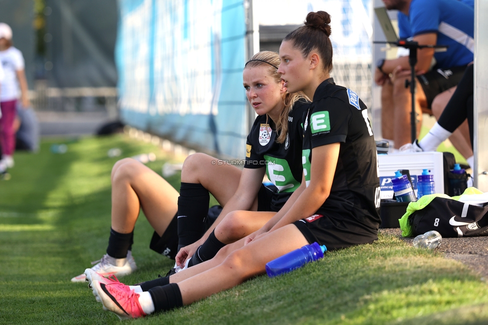 Sturm Frauen - Austria
OEFB Frauen Bundesliga, 8. Runde, SK Sturm Graz Frauen - FK Austria Wien, Trainingszentrum Messendorf, 27.09.2026. Foto zeigt Merel Bormans (Sturm Frauen) und Julia Michelle Wattilete (Sturm Frauen)
