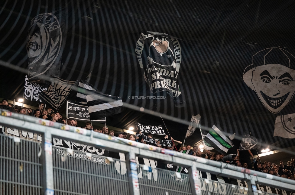 Austria Wien - Sturm Graz
Oesterreichische Fussball Bundesliga, 8. Runde, FK Austria Wien - SK Sturm Graz, Franz Horr Stadion Wien, 10.10.2026.

Foto zeigt Fans von Sturm
