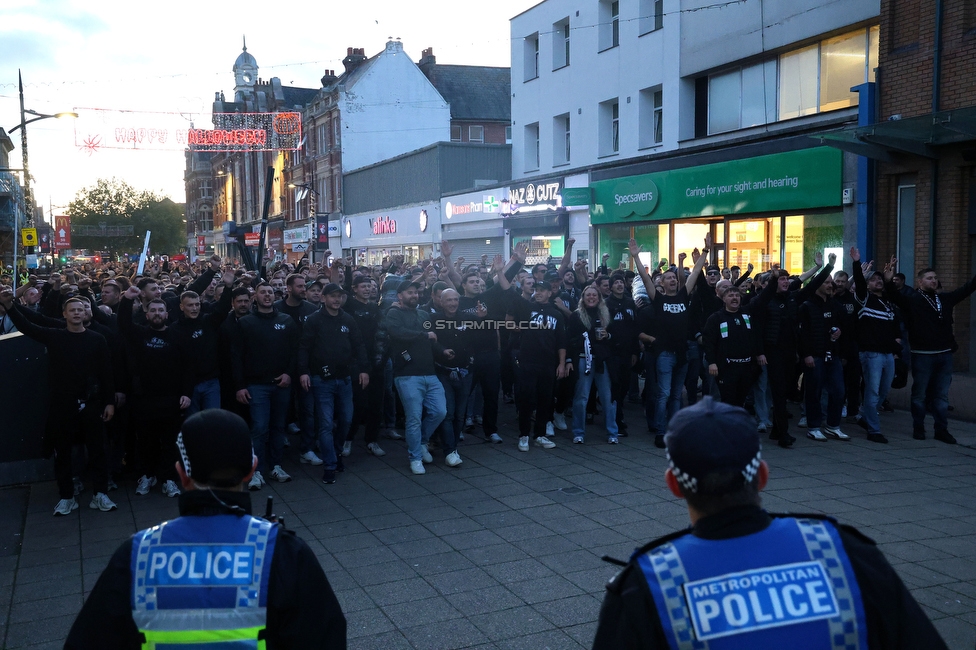 Bournemouth - Sturm Graz
UEFA Europa League Gruppenphase 2. Spieltag, AFC Bournemouth - SK Sturm Graz, Bournemouth Stadium, 15.10.2026. 

Foto zeigt Fans von Sturm beim Corteo
