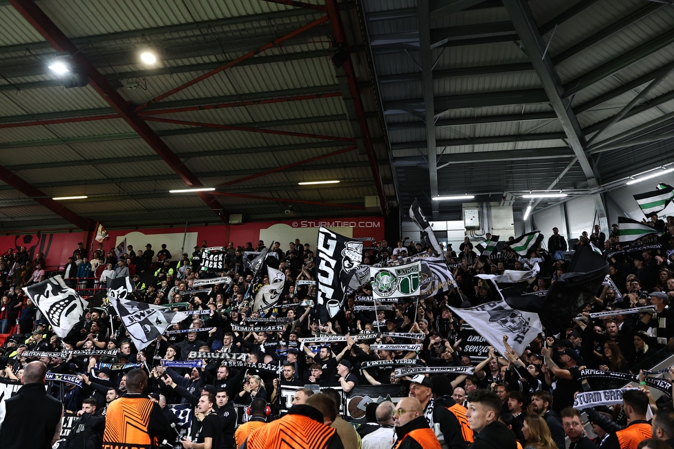 Bournemouth - Sturm Graz
UEFA Europa League Gruppenphase 2. Spieltag, AFC Bournemouth - SK Sturm Graz, Bournemouth Stadium, 15.10.2026. 

Foto zeigt Fans von Sturm
