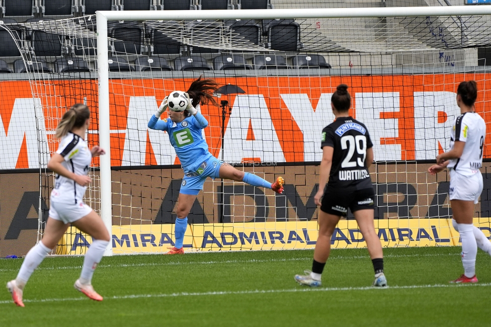 Altach - Sturm Frauen
OEFB Frauen Bundesliga, 10. Runde, SC Rheindort Altach Frauen - SK Sturm Graz Frauen, Stadion Schnabelholz Altach, 18.10.2026

Foto zeigt Vanessa Gritzner (Sturm Frauen) und Julie Michelle Wattilete (Sturm Frauen)
