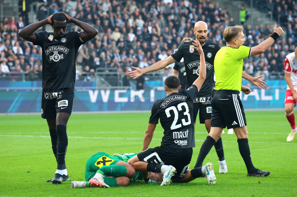 Sturm Graz - GAK
Oesterreichische Fussball Bundesliga, 9. Runde, SK Sturm Graz - Grazer AK, Stadion Graz-Liebenau, 18.10.2026. 

Foto zeigt Joshua Quarshie (Sturm), Daniil Khyudyakov (Sturm), Arjan Malic (Sturm) und Jon Gorenc-Stankovic (Sturm)
