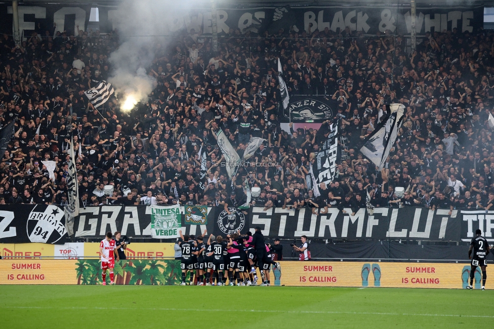 Sturm Graz - GAK
Oesterreichische Fussball Bundesliga, 9. Runde, SK Sturm Graz - Grazer AK, Stadion Graz-Liebenau, 18.10.2026. 

Foto zeigt Juergen Heil (Sturm) und Fans von Sturm
Schlüsselwörter: torjubel