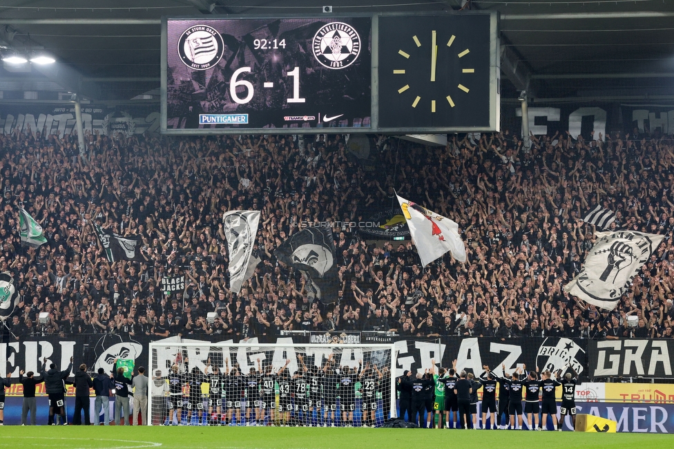 Sturm Graz - GAK
Oesterreichische Fussball Bundesliga, 9. Runde, SK Sturm Graz - Grazer AK, Stadion Graz-Liebenau, 18.10.2026. Foto zeigt Fans von Sturm und die Mannschaft von Sturm
