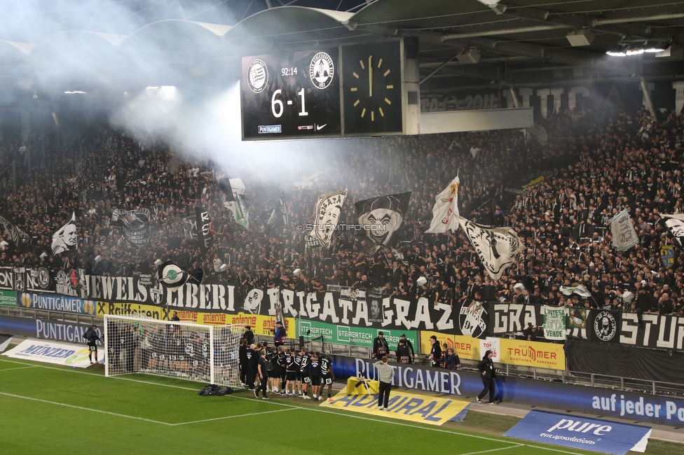 Sturm Graz - GAK
Oesterreichische Fussball Bundesliga, 9. Runde, SK Sturm Graz - Grazer AK, Stadion Graz-Liebenau, 18.10.2026. Foto zeigt Fans von Sturm und die Mannschaft von Sturm
