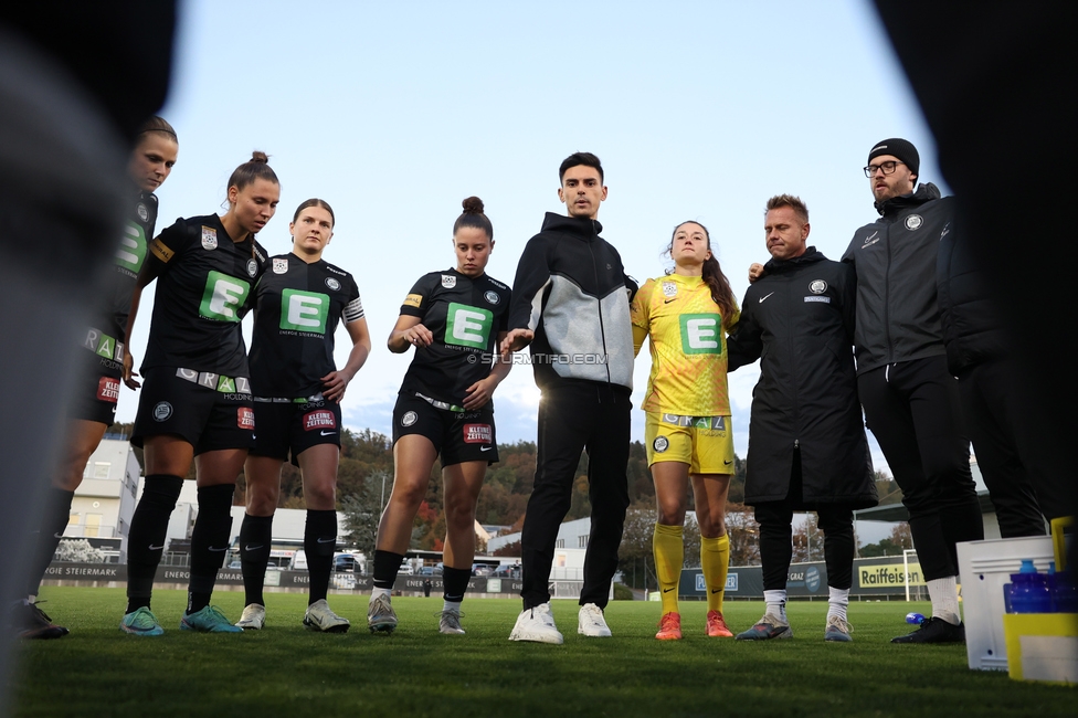 Sturm Frauen - LASK
OEFB Frauen Bundesliga, 11. Runde, SK Sturm Graz Frauen - LASK, Trainingszentrum Messendorf, 23.10.2026. Foto zeigt Tode Djakovic (Cheftrainer Sturm Frauen)
